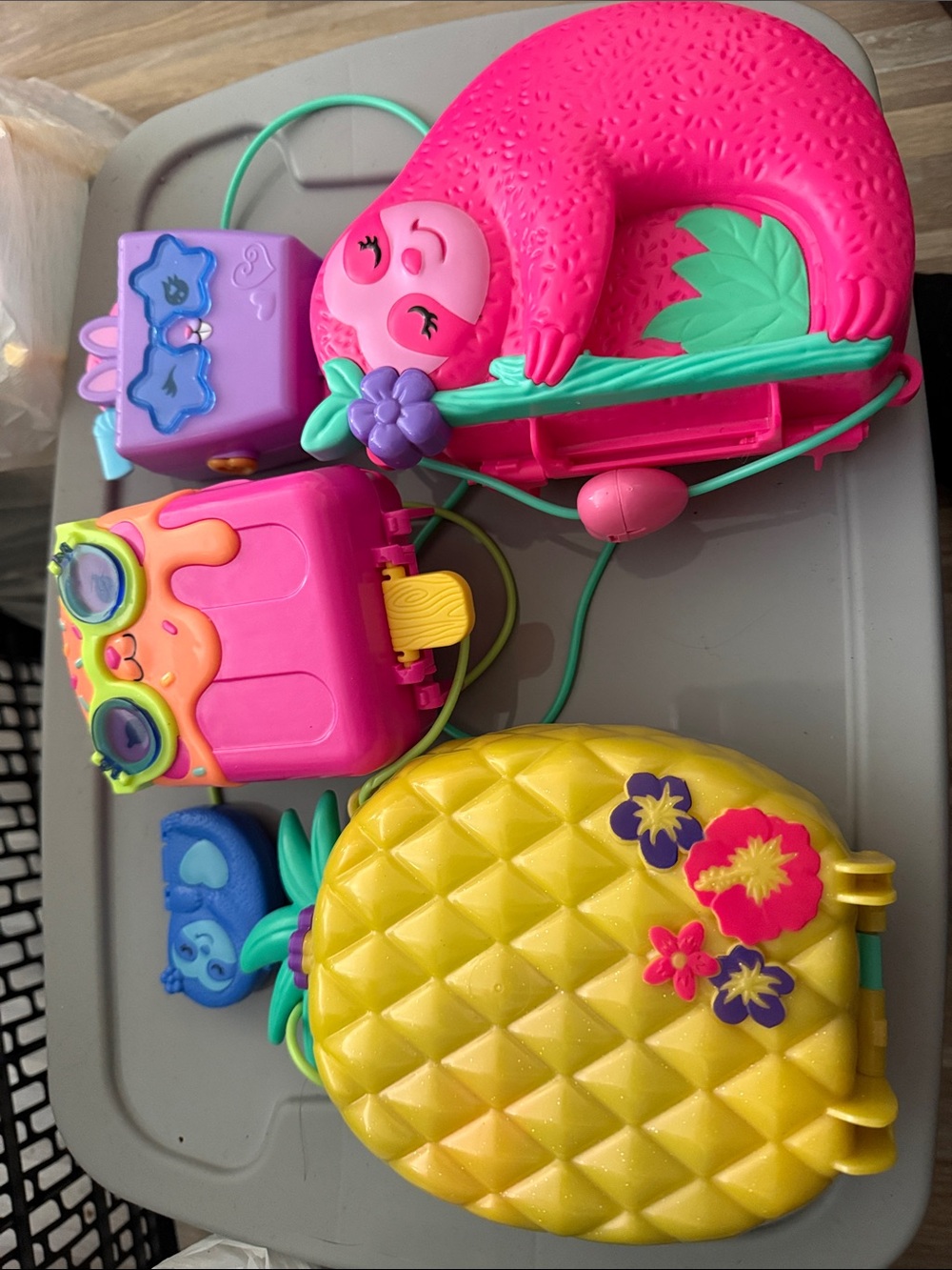 Lot of 5/ Polly pocket sets